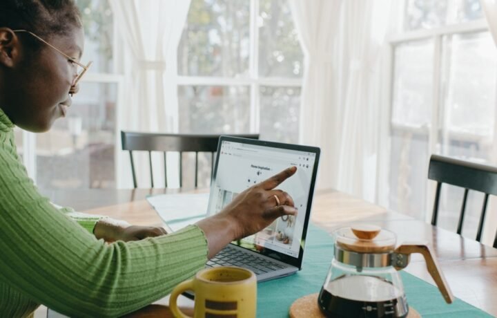 How to Create a Freelance Portfolio That Wins Clients
